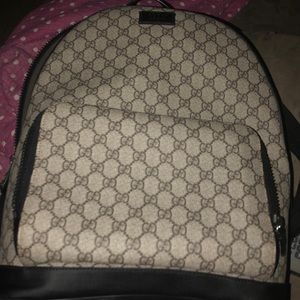 GG supreme Gucci bag